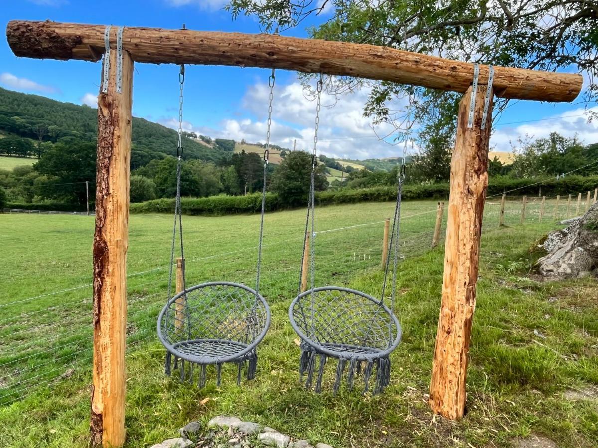 Oakies Farm Stays Llandovery Buitenkant foto
